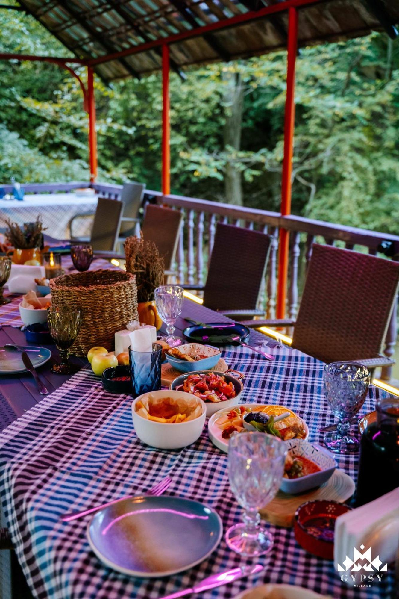 Gipsy Village Park Hotel Asureti Экстерьер фото