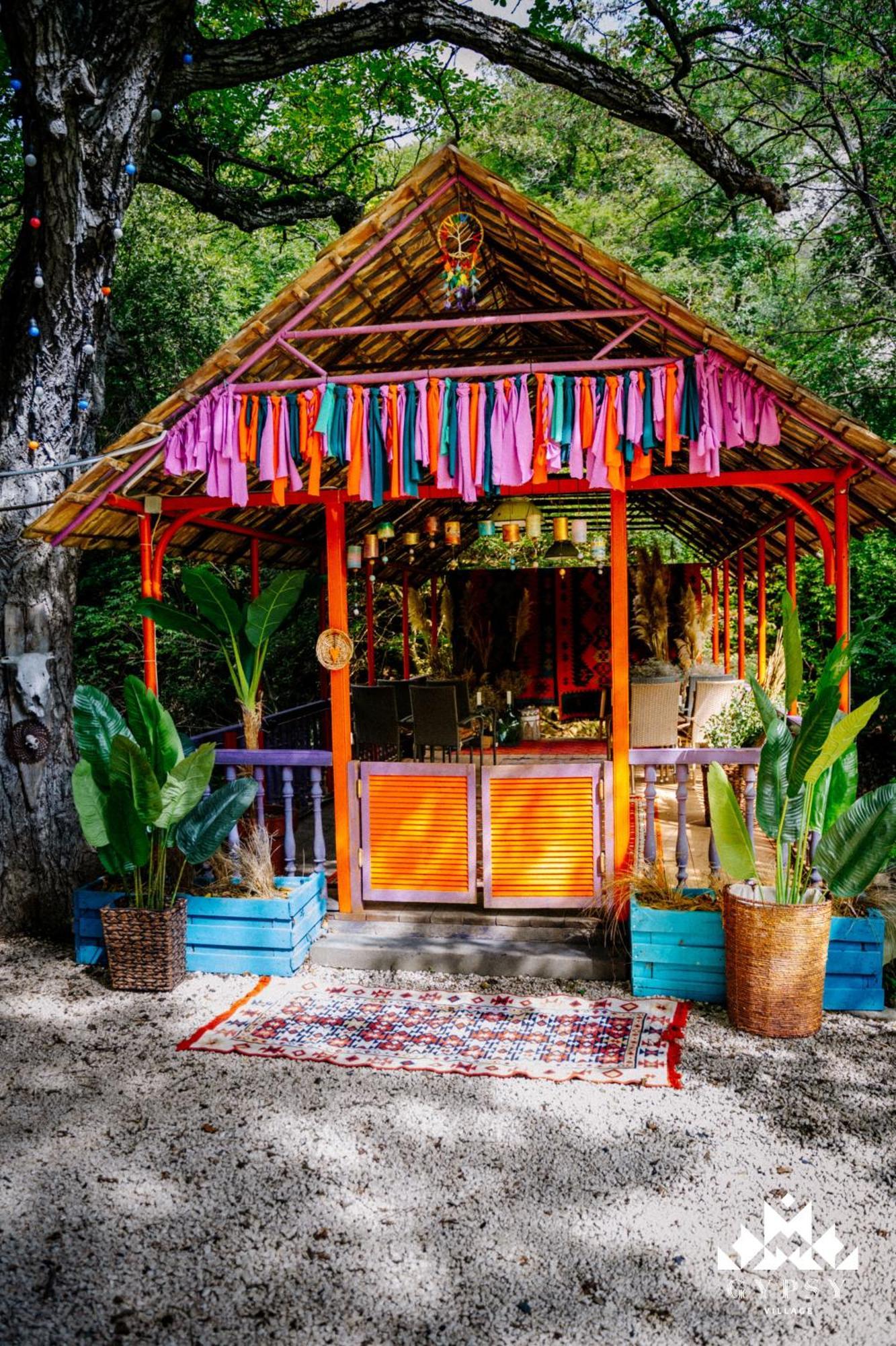 Gipsy Village Park Hotel Asureti Экстерьер фото