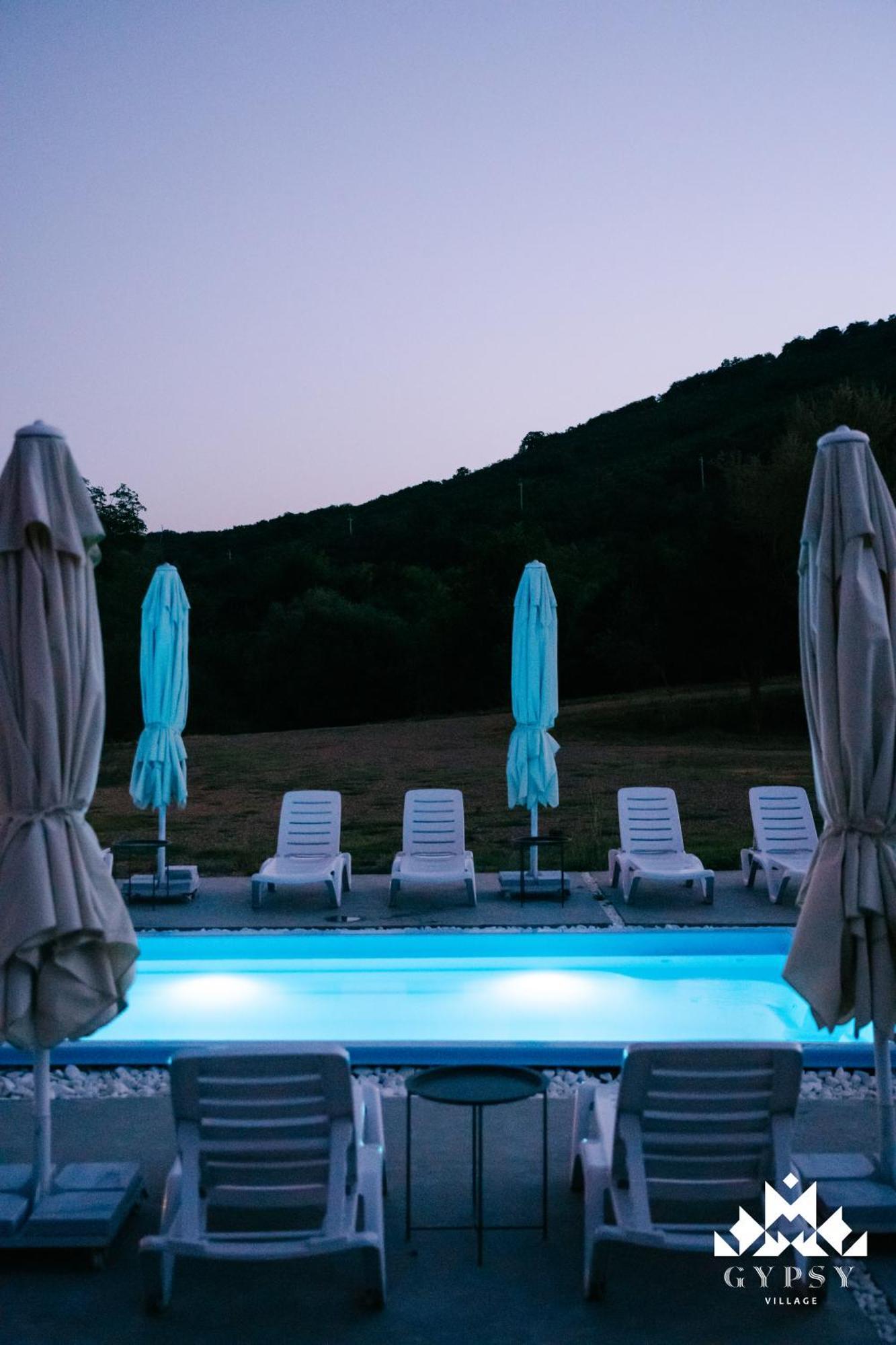 Gipsy Village Park Hotel Asureti Экстерьер фото