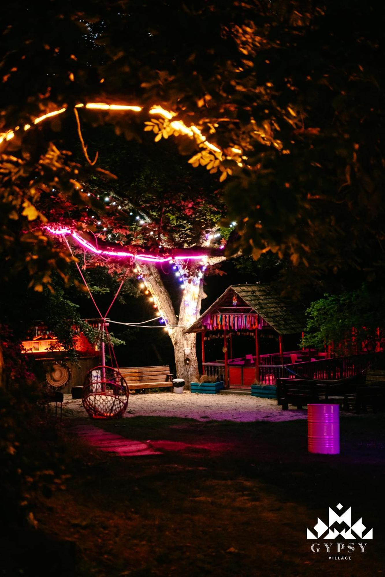 Gipsy Village Park Hotel Asureti Экстерьер фото